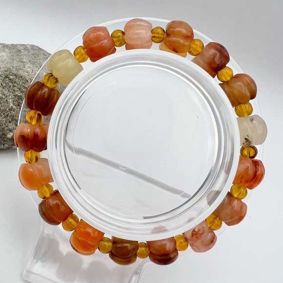 PUMPKIN JADE BRACELET - Picture 11 of 11